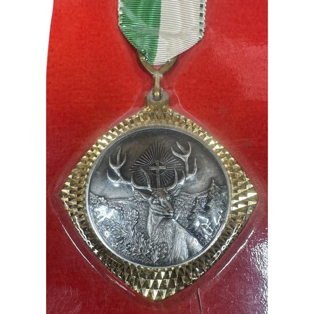 Vtg 1973 German 2nd‎ International Volksmarch Medal Deer Cross Green White 70s